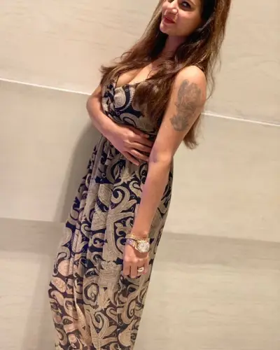 Aluva Escort